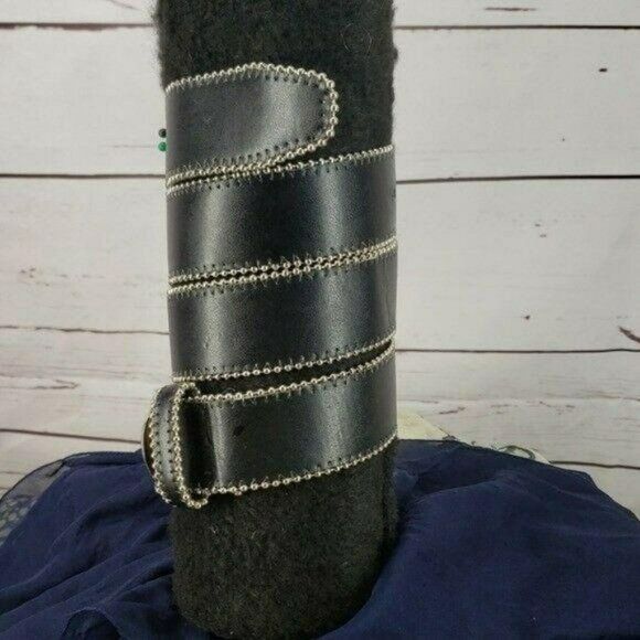 Guess Style #957036 Black‎ With Silver Belt - Picture 4 of 8